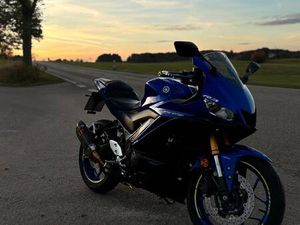 YAMAHA YZF R3