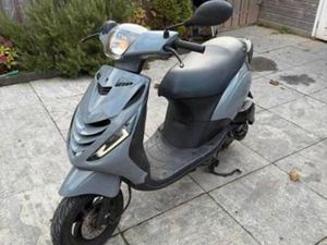 PIAGGIO ZIP 80CC BROM — SCOOTERS | PIAGGIO — MARKTPLAATS