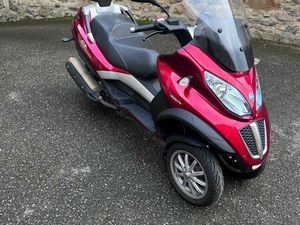 MP3 400 – 2012 – 24 500 KM – TRÈS PROPRE – ENTRETIEN PIAGGIO