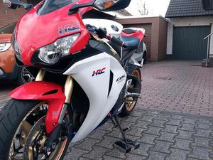 HONDA SC59 RR OHNE ABS