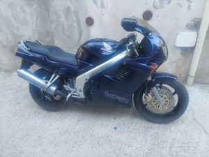HONDA VFR 750