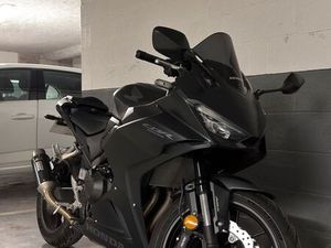 HONDA CBR500R 2024 - 6500 KM - GARANTIE - TRÈS BON ÉTAT
