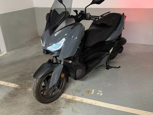 YAMAHA X-MAX 125