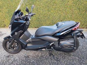 ② YAMAHA XMAX 400