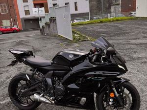 ?️ YAMAHA R7 A2 – 2023 – 5 800 KM – PACK SPORT – ÉTAT PROCHE DU NEUF