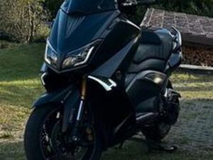 TMAX IRON MAX AKRAPOVIC 530