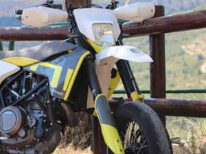 HUSQVARNA - 701 SUPERMOTARD