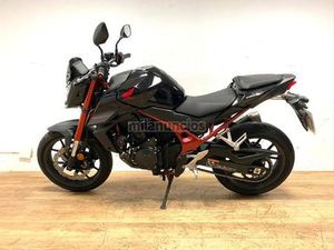 HONDA - CB 750 HORNET