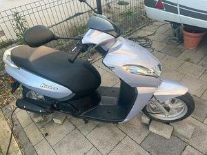 PEUGEOT KISBEE UNFALLFAHRZEUG RAHMEN IST VERZOGEN