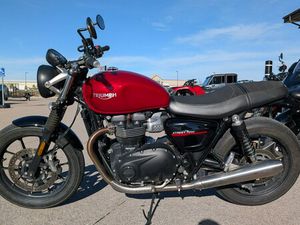 2021 TRIUMPH STREET TWIN
