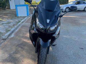 YAMAHA T-MAX 530 →