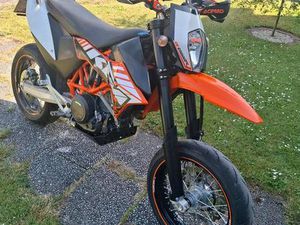 KTM LC4 690 ENDURO R SMCR AKRAPOVIC NEUE REIFEN SERVICE FRISCH