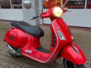 PIAGGIO VESPA 300 GTS - TOP GEWARTET -