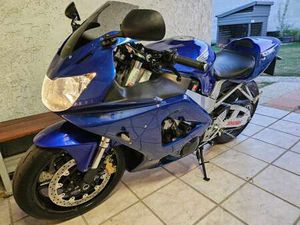 CBR 929 RR SC44 FIRE BLADE MOTORISCH NEUWERTIG