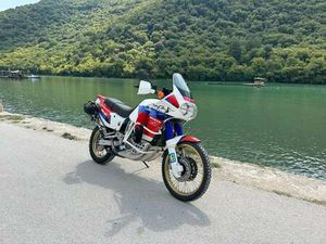 XRV 750 AFRICA TWIN RD04