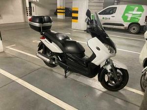 YAMAHA X-MAX 250 REZERWACJA PIOTRKÓW TRYBUNALSKI