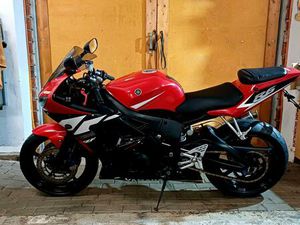 YAMAHA R6 RJ05 VIELE NEUTEILE