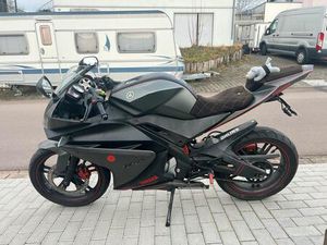 YAMAHA YZF-R125 | BJ 2013 | VIELE NEUTEILE | WENIGE KM