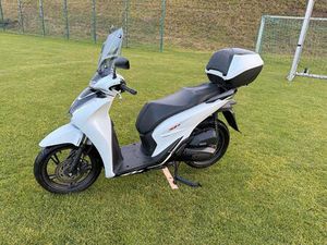 HONDA SH150I WEIß MIT ABS, LED, SMART KEY & TOP CASE