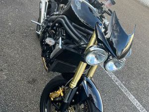 TRIUMPH SPEED TRIPLE 1050