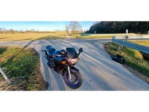 SUZUKI GSX 600 F GN72B A2 BASTLERFAHRZEUG / NOTVERKAUF 500 € VB