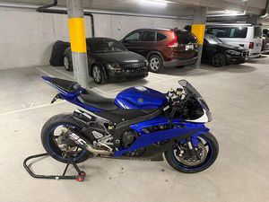 YAMAHA R6 RJ15 CANTON BASEL-LANDSCHAFT -