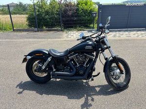 HARLEY DAVIDSON STREET BOB 2016