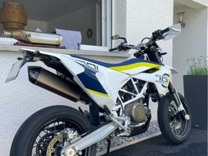 HUSQVARNA 701 SUPERMOTO