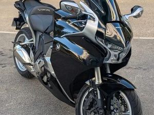 HONDA VFR 1200 F DCT AUTOMATIQUE