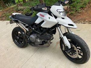 2010 DUCATI HYPERMOTARD 796 - JUST FULLY SERVICED