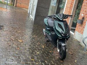 ② YAMAHA AEROX B KLASSE