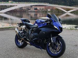 YAMAHA R7 35K AKRAPOVIC MEALHADA, VENTOSA DO BAIRRO E ANTES