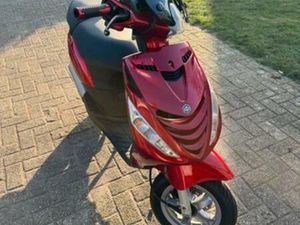 ZIP 50CC 4T GEEL KENTEKEN — SCOOTERS | PIAGGIO — MARKTPLAATS