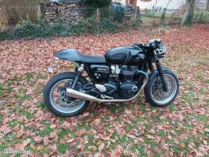 TRIUMPH THRUXTON 1200