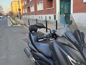 YAMAHA X-MAX 125