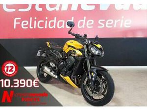 TRIUMPH - STREET TRIPLE 765