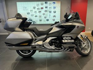 HONDA GOLDWING GL 1800 TOURING DCT