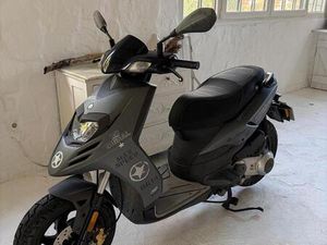 PIAGGIO TPH 125 CCM ROLLER SCOOTER ERST 2800KM!!