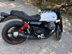 MOTO GUZZI V7 2025