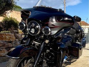 HARLEY DAVIDSON ELECTRA GLIDE ULTRA CLASSIC CVO 2010