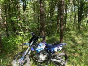 DIRT 125 RFZ SMX TOURNER QUE 1 ÉTÉ (PAS DE COMPTEUR D’HEURES MAIS ESTIMATION À 20H) PARFAITE ÉTAT