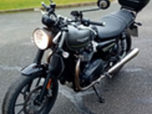 TRIUMPH SPEED TWIN 900