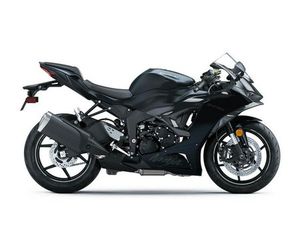 2024 KAWASAKI NINJA® ZX™-6R METALLIC FLAT SPARK BLACK/EBONY