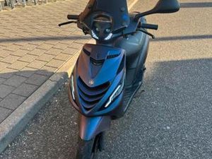 PIAGGIO ZIP 50CC 4 TAKT — SCOOTERS | PIAGGIO — MARKTPLAATS