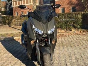 ② YAMAHA XMAX 2021