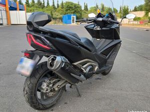 KYMCO AK 550 A2 2021 AVEC OPTIONS - GARANTIE 03/2026
