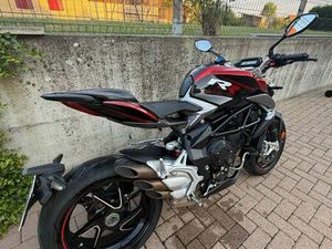 MV AGUSTA BRUTALE 800RR