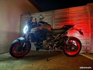 DUCATI MONSTER + 937 AVEC OPTIONS