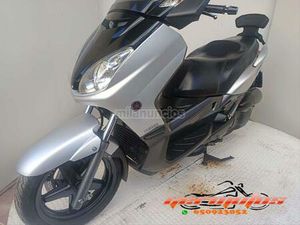 YAMAHA - XMAX 125