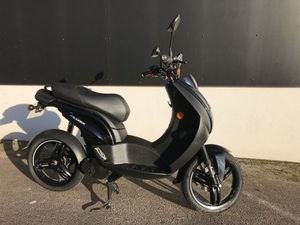 PEUGEOT E-LUDIX 2023 50 CM3 | SCOOTER | 2 700 KM | NOIR | 29000 QUIMPER